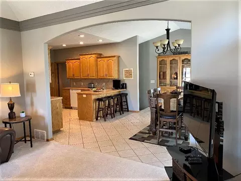 3313 Thunderbird Ln, Bismarck, ND 58503 photo 11