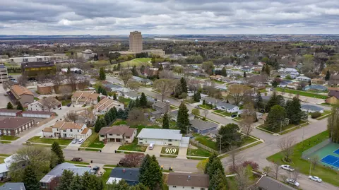 909 Central Ave, Bismarck, ND 58501 photo 3