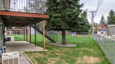 909 Central Ave, Bismarck, ND 58501 photo 2