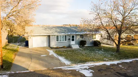 1012 Cherry Ln, Beulah, ND 58523 photo 1
