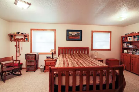 1012 Cherry Ln, Beulah, ND 58523 photo 7