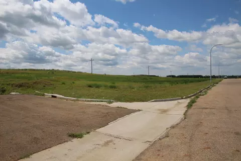 500 Cobblestone Loop SW, Mandan, ND 58554 photo 6
