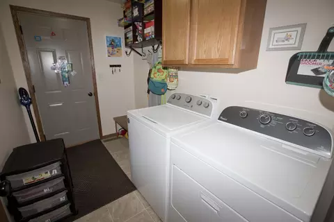 6375 Edgerly Ln, Lincoln, ND 58504 photo 7