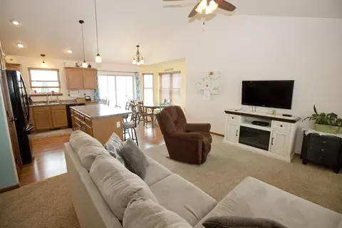 6375 Edgerly Ln, Lincoln, ND 58504 photo 6