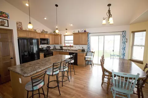 6375 Edgerly Ln, Lincoln, ND 58504 photo 4