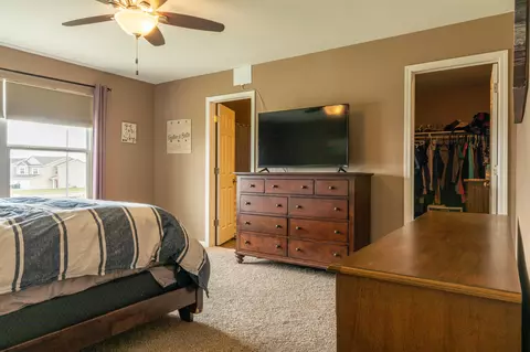 201 Brandenburg Loop, Bismarck, ND 58504 photo 11