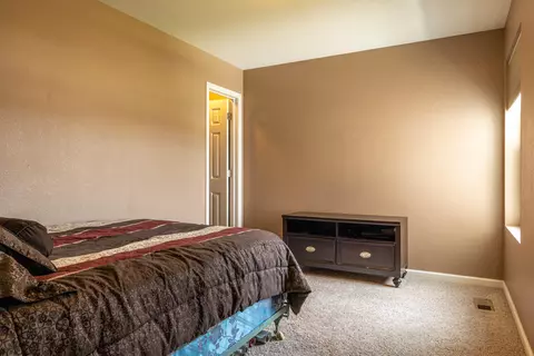 201 Brandenburg Loop, Bismarck, ND 58504 photo 17