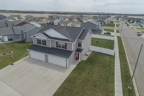 201 Brandenburg Loop, Bismarck, ND 58504 photo 24