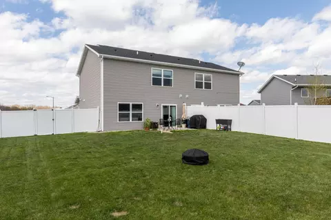 201 Brandenburg Loop, Bismarck, ND 58504 photo 22