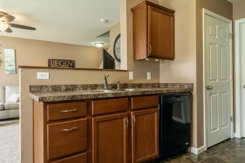 201 Brandenburg Loop, Bismarck, ND 58504 photo 8