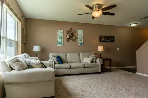 201 Brandenburg Loop, Bismarck, ND 58504 photo 4