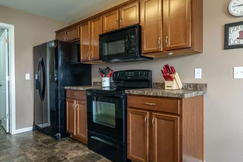 201 Brandenburg Loop, Bismarck, ND 58504 photo 7