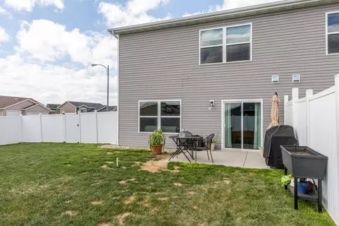 201 Brandenburg Loop, Bismarck, ND 58504 photo 21