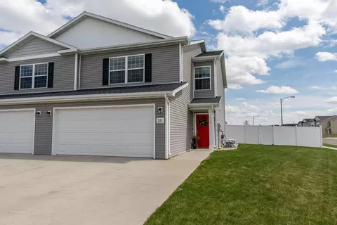 201 Brandenburg Loop, Bismarck, ND 58504 photo 1