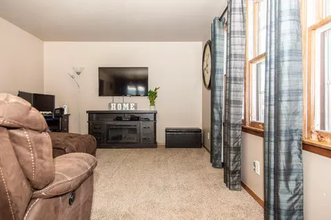 2932 E Ave C E, Bismarck, ND 58501 photo 9