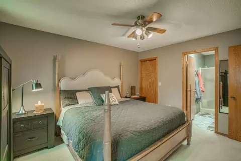3328 Hackberry St, Bismarck, ND 58503 photo 13