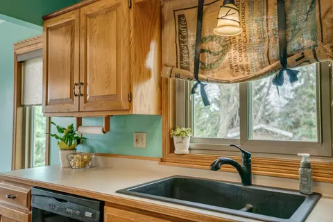 3328 Hackberry St, Bismarck, ND 58503 photo 7