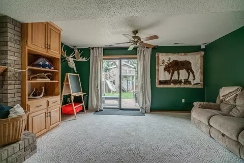 3328 Hackberry St, Bismarck, ND 58503 photo 25