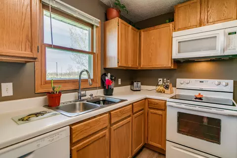 109 Sturgis Loop, Lincoln, ND 58504 photo 7