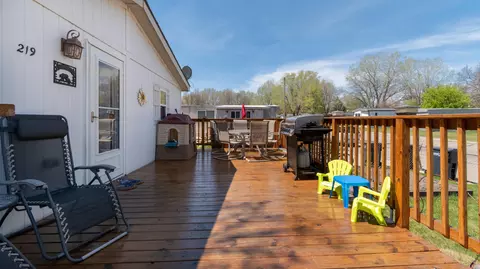 219 Coyote St, Mandan, ND 58554 photo 1
