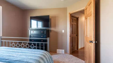 4701 Calgary Ave, Bismarck, ND 58503 photo 21