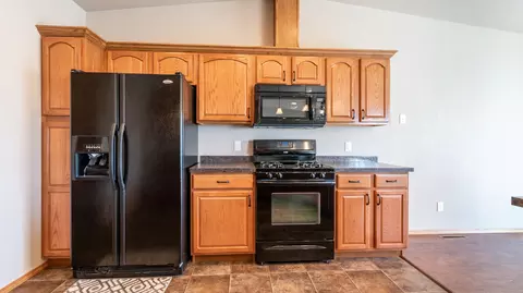 4701 Calgary Ave, Bismarck, ND 58503 photo 3