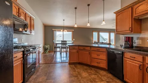 4701 Calgary Ave, Bismarck, ND 58503 photo 2