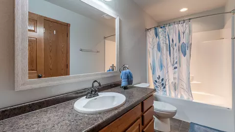 4701 Calgary Ave, Bismarck, ND 58503 photo 24