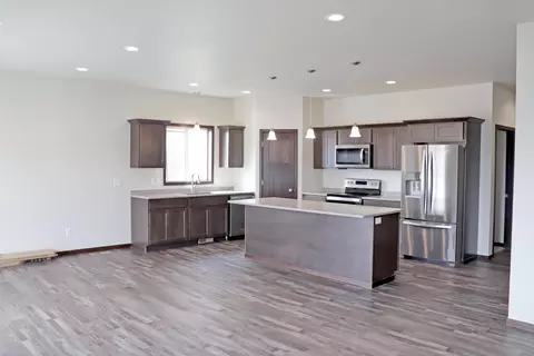 307 Irvine Loop, Bismarck, ND 58504 photo 6