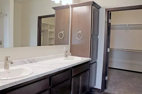 307 Irvine Loop, Bismarck, ND 58504 photo 13
