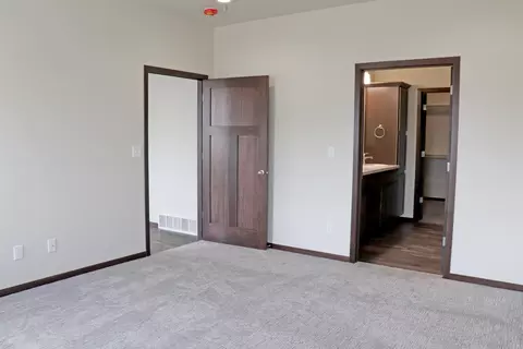 307 Irvine Loop, Bismarck, ND 58504 photo 11