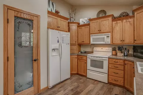 500 E Wachter Ave, Bismarck, ND 58504 photo 11