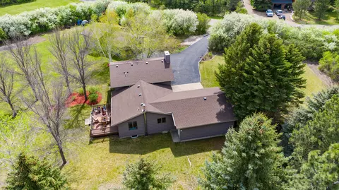 3035 Dublin Dr, Bismarck, ND 58503 photo 2