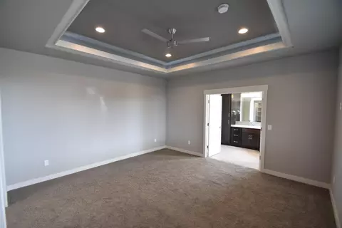910 Select Ln, Bismarck, ND 58503 photo 13