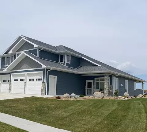 910 Select Ln, Bismarck, ND 58503 photo 30