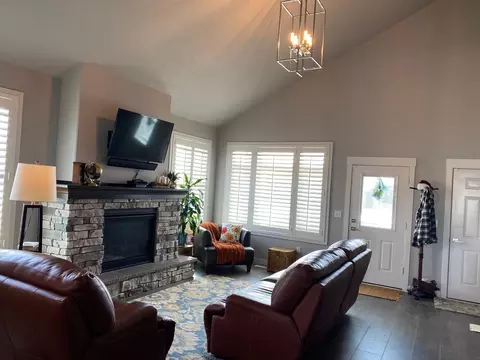 910 Select Ln, Bismarck, ND 58503 photo 9