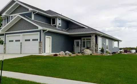 910 Select Ln, Bismarck, ND 58503 photo 1
