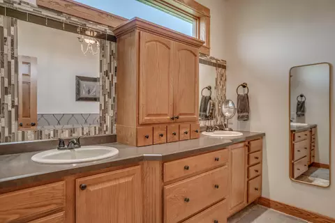 3237 Link Dr, Bismarck, ND 58503 photo 21