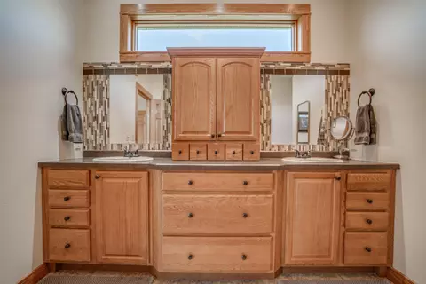 3237 Link Dr, Bismarck, ND 58503 photo 22