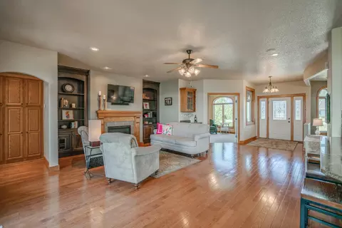 3237 Link Dr, Bismarck, ND 58503 photo 3