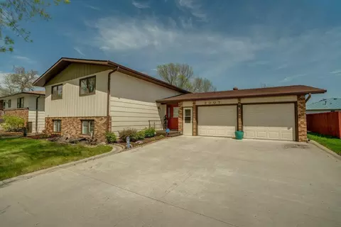 2007 N 9th St, Bismarck, ND 58501 photo 1