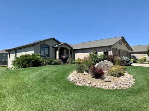 3010 Clairmont Rd, Bismarck, ND 58503 photo 1