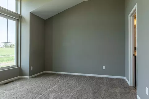 4007 E Calgary Ave, Bismarck, ND 58503 photo 12