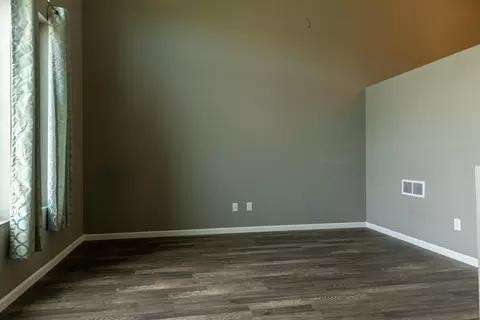 4007 E Calgary Ave, Bismarck, ND 58503 photo 2