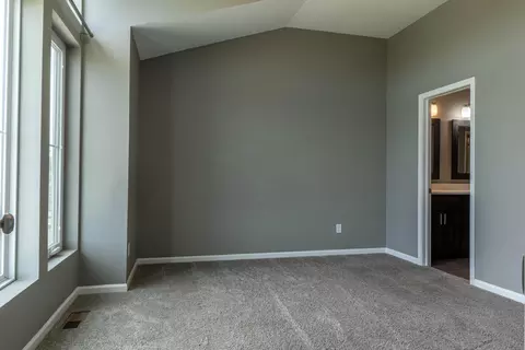 4007 E Calgary Ave, Bismarck, ND 58503 photo 13