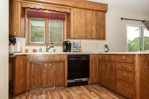 422 Interstate Ave W, Bismarck, ND 58503 photo 7
