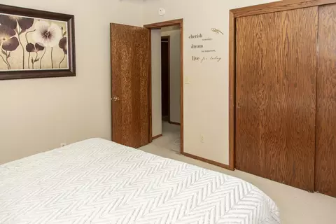 422 Interstate Ave W, Bismarck, ND 58503 photo 10