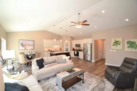 311 Buckskin Loop, Bismarck, ND 58503 photo 11