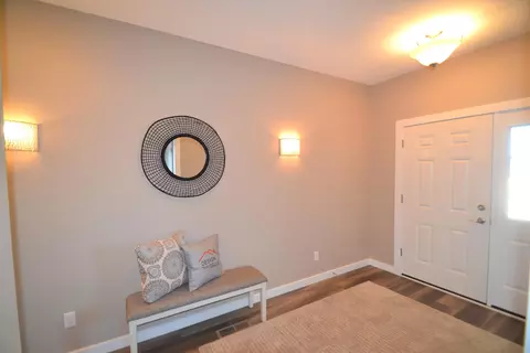311 Buckskin Loop, Bismarck, ND 58503 photo 3
