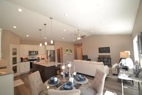 311 Buckskin Loop, Bismarck, ND 58503 photo 14